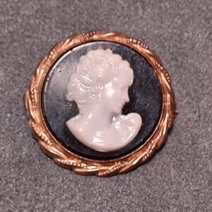 Vintage Black & White Cameo Brooch Pin